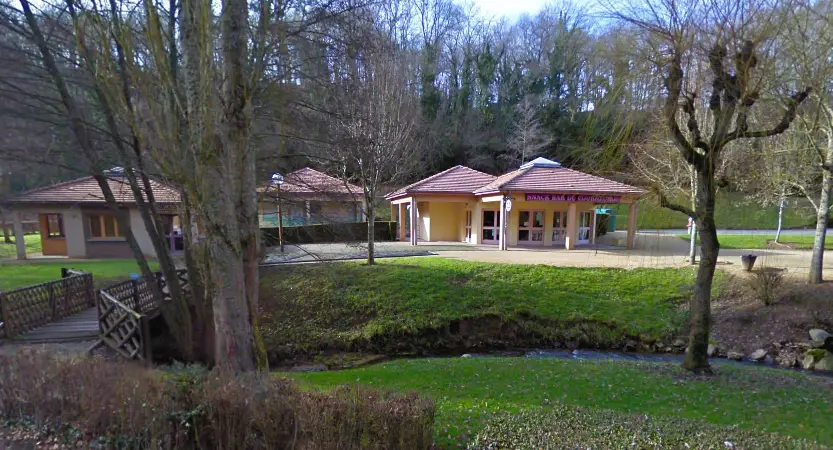 Camping de la vallee à Néris les bains