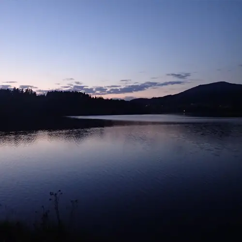 Lac d'Aubusson d'Auvergne dans le Puy-de-Dôme